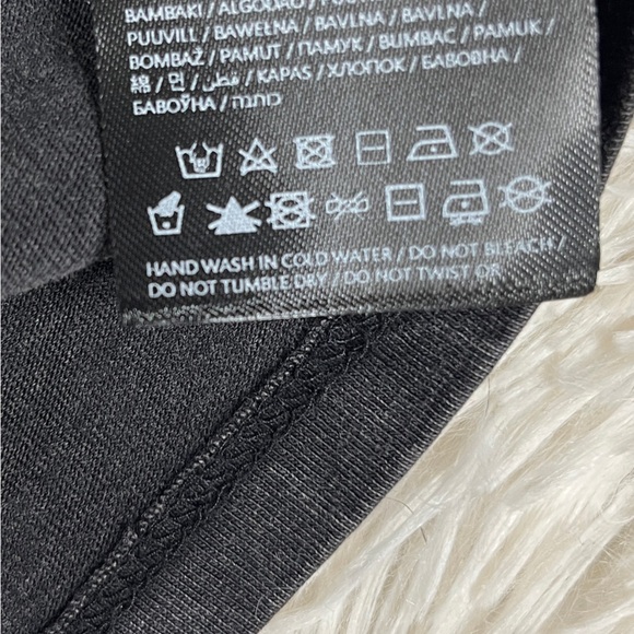 New GUESS Womens Rocker Rose Heart Lace-Up Graphic Tee Black Floral Print Sze M - Picture 12 of 13